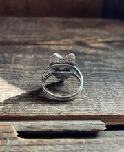 Load image into Gallery viewer, Dry Creek Turquoise and Ribbon Ring in Size 8 1/2