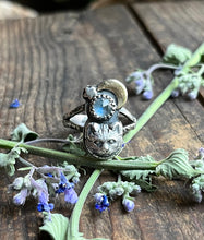 Load image into Gallery viewer, Custom Made Celestial Feline Friend Ring