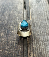 Load image into Gallery viewer, Kingman Turquoise Ring in Brass Scrollwork Style Band, Size 9
